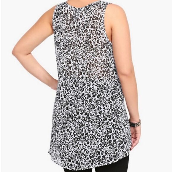 Torrid black&white chiffon high low sheer top - Picture 2 of 4